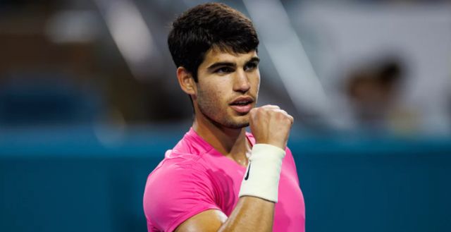 伴随揭幕战 伴随揭幕战